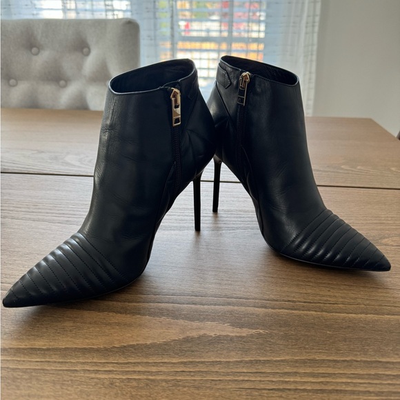 *SOLD* Burberry heel boots size 38 1/2 - Picture 2 of 5